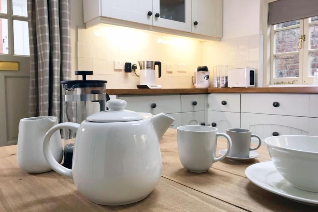 Grade II Townhouse, Ledbury Villa Buitenkant foto