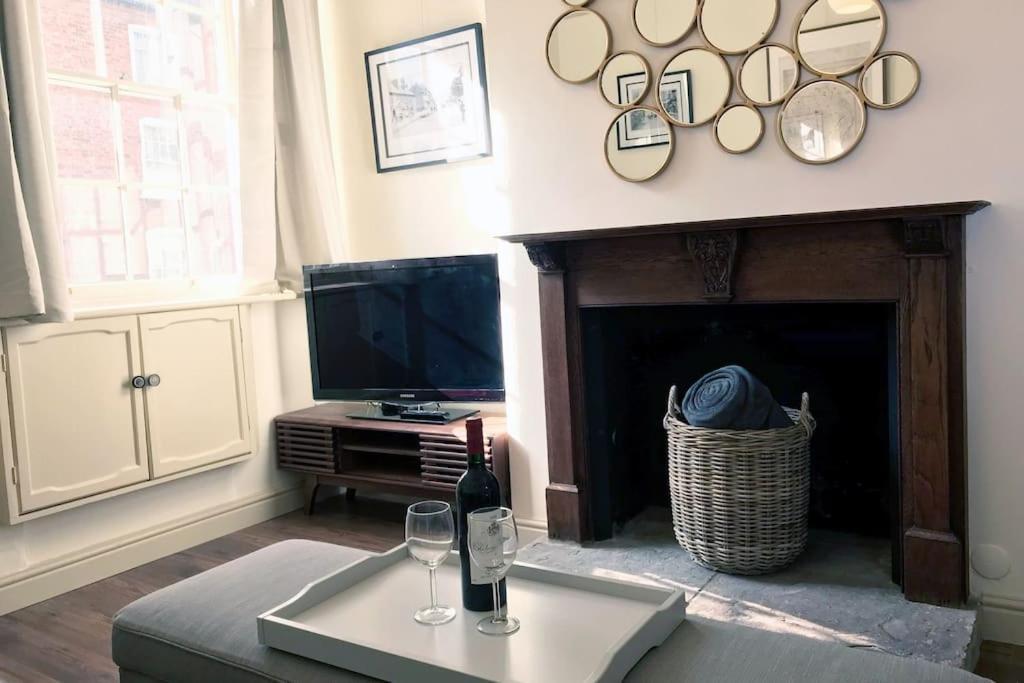 Grade II Townhouse, Ledbury Villa Buitenkant foto