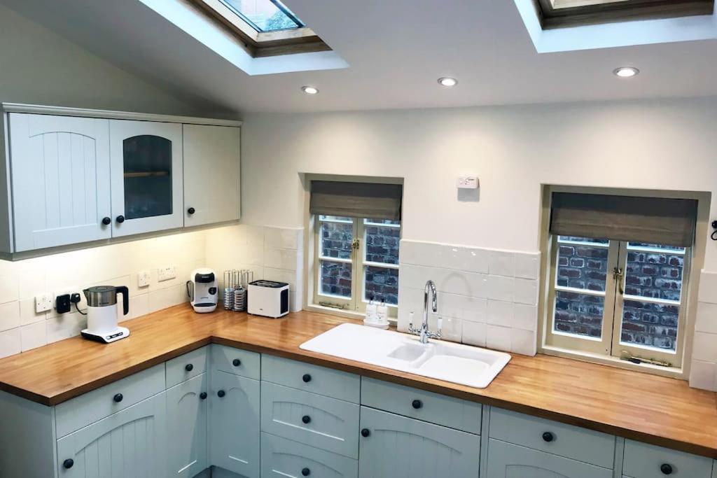 Grade II Townhouse, Ledbury Villa Buitenkant foto