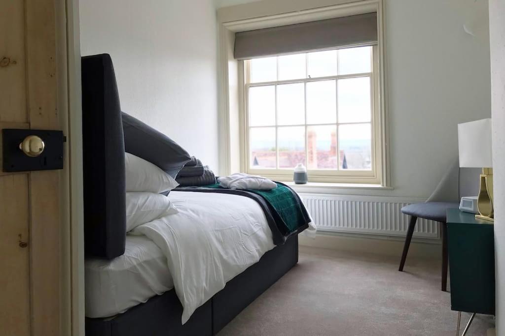 Grade II Townhouse, Ledbury Villa Buitenkant foto